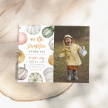 Budget Little Pumpkin Boho Födelsedagsfest Photo<br><div class="desc">Vår lilla pumpa inbjuden på en födelsedag - perfekt för en liten flicka som har oktober, fall eller Halloween-temed party. Den lämnat sidan av inbjudan har en ram med olika handmålade vattenfärgspumpor av färgad: orange, grönt, lila, rosa och till och med blått! Inuti ram finns det moderna penseltecken och snyggt-typografi...</div>