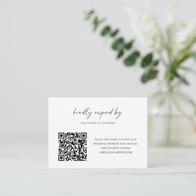 Budget Minimalist Svart Vitt Skript RSVP QR-kod  Anteckningskort (Stående Fram)
