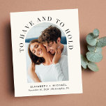 Budget Modern Båge Foto Kräm Bröllopsinbjudan<br><div class="desc">Modern budgetvänlig ljus kräm bröllopsinbjudan med ditt foto i en båge ram,  "Att Ha Och Att Hålla" i elegant typografi och dina förnamn,  bröllopsdatum och plats. På baksidan kan du anpassa din inbjudan med enkel typografi.</div>