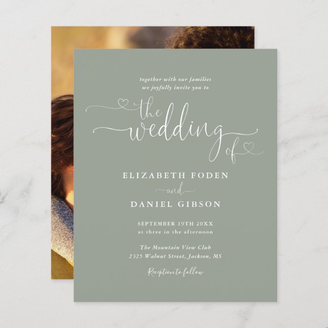 Budget Photo Sage Grönt Hearts bröllopsinbjudan (Fram/baksida)