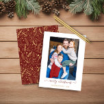 BUDGET Red Guld Simple God jul Photo<br><div class="desc">BUDGET Red Guld Simple Script Modern God jul Photo Helgdag Card med dina favoritfoton och ett enkelt skript med elegant, God jul hälsning. Baksidan är försedd med en festlig, men elegant mönster av guld-folie stil löv, gräs och annan botanisk grey på vintern med röd bakgrund. Perfekt för dina helgdagskort i...</div>