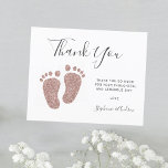 Budget Rosa Glitter Feet Baby Shower Tack<br><div class="desc">Det här budgeterade babyvisaren - tack för ditt kort är dekorerat med elegant typografi och snyggt  rosa glitter baby fötter. Anpassade enkelt med ditt eget budskap. Använda alternativet Anpassa ytterligare om du vill ändra texten storlekt,  stil eller färg.</div>