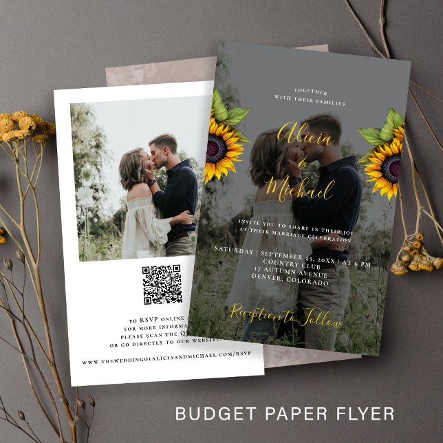 Budget rustic foto QR RSVP bröllopsinbjudan Flygblad (Skapare uppladdad)
