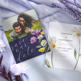 Budget Sparar Vår Dejtings Vildblomma Foto Bröllop