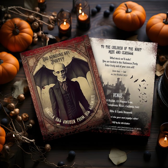 Budget Vintage Dracula Halloween-inbjudan Vykort (A great budget alternative, Count Dracula Postcard Halloween Invitation. Perfect for adult parties.)