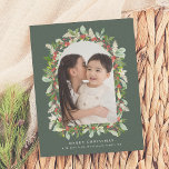 Budget Winter Garden Greenery jul 1 Foto<br><div class="desc">Fira julhelgen med vår elegant "Winter Garden" - budgetkort för julfoto. Ett kort för festlig grönt med ett enarkefoto med handmålad vattenfärgsgrej är ett modernt intag på ett traditionellt tema. Den arrangemanga blommigten för vattenfärg omfattar röda vinterbär, holly, gräs, mistletoblad och pampasgräs för boho touch. Anpassa "God jul" hälsning vid...</div>