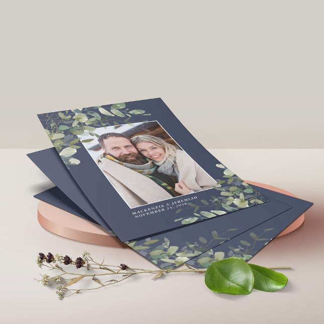 BUDGETEN - Blått Eucalyptus-foto Spara datum Flygblad (Skapare uppladdad)