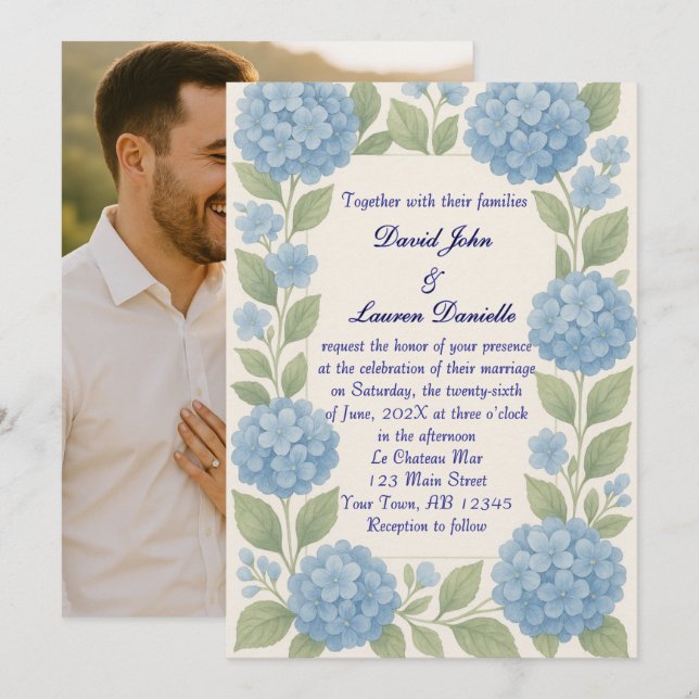 Budgeterad blå Hydrangea Photo Wedding-inbjudan Inbjudningar (Fram/baksida)