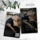 Budgeterad fotoöverlägg - inbjudan till QR CODE-br<br><div class="desc">Elegantens trendig är ett foto i en BUDGET-bröllopsinbjudan med "bröllop av" vit text och svart övertäckning med ett calligraphy-skript för chic. Anpassa den med dina 2 foton och skanna QR CODE (som automatiskt genereras med din URL-länk) till webbplatsen för online av OSA och mer information. Denna inbjudan till ett tidsbegränsat...</div>