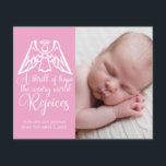 Budgeterat Flicka Photo Rosa Angel-julkort<br><div class="desc">En elegant ängel sitter över julklapparna ord från O Heliga Natt på detta vackra helgdag för rosa och vitbudget. Det är hoppfullt, den rika världen gläds. Rejöst med det här vackra födelseattest för religiösa med fantastisk kalligrafi och ditt nyfödda foto på framsidan och baksidan. Ett underbart julkort för födelseanmälan från...</div>