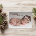 Budgeterat jullfödelsekort - annonsfoto<br><div class="desc">Anmäl er söta nyfödd bebis när ni kommer med julkortet tillkännagivande för födelse. Anpassa med 1 foto på framsidan och 3 foton på baksidan. Ta med all din baby födelseinformation på baksidan av kortet för att få ett helgdag för personlig. Besök min julkortssamling för att se fler möjligheter till födelsemeddelande....</div>