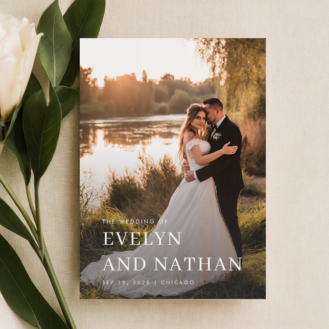 Budgeterat, modernt, minimalistiskt övertäckningsf inbjudningar (Skapare uppladdad)