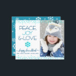 Budgeterat Photo Hanukkah Peace Kärlek Snowflake C<br><div class="desc">"Fred, glädje och kärlek." En roligt, lekfull, turkotisk, blåfaux foil snowflake-illustration, konetti-punkter och turkos och marin blå typografi på en ren, vit bakgrund, tillsammans med anpassningsbarna som du väljer, hjälper dig att gå in i Hanukkah-säsongen. En slumpmässig vit snöflinga mönster överträffar turkosa blå på baksidan. Känn helgdagarnas värme och glädje...</div>
