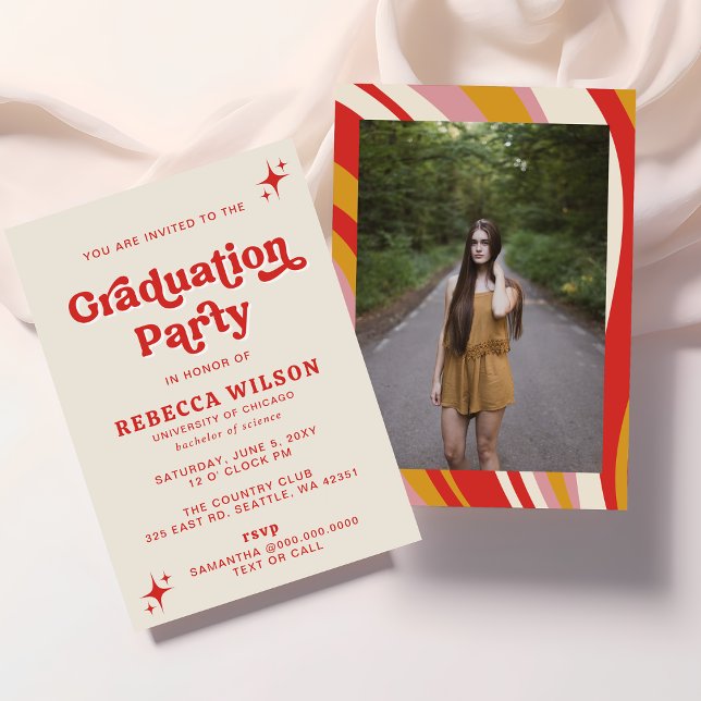 Budgeterat Retro Groovy Red 70s-Studentfestens fot (Retro Groovy Ivory Red 70s Graduation Party  Photo Invitation)