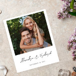 Budgeterat snabbfoto 2 Spara datum - vitt Flygblad<br><div class="desc">****** MATTEN PAPPER ÄR TUNG. UPPGRADERA FÖR EN PAPPER. INGA ENVELOPES INGÅR. KONTROLLERA LÄNKEN NEDAN FÖR KORT LAGRAR, TEKNIKKORT. KORT LAGRAR HAR TEKNIKKORT ETT ALTERNATIV FÖR ENVELOPES ELLER INKLUDERAR DEM******** Inga kuvert, papper flygblad. Spara pengar på formella inbjudningar med denna pappra inbjudan. Hämta redot för gästerna till fantastisk med budgetsnabbfoto...</div>