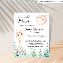 Budgetinbjudan för babyutlösaren måne giraffe flygblad