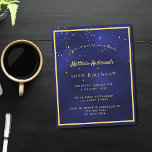 Budgetinbjudan för födelsedagsfest blå guld manar flygblad<br><div class="desc">Observera att inbjudan är papper och mycket tunn. Kuvert ingår inte. Om du vill ha mer omfattande inbjudningar (samma design) kan du besöka vår butik. Ett trendig, modernt 50:e (eller någon ålder) födelsedagsfest inbjudan-kort för manar, killar, man. En mörk blått, marin blå bakgrund. Den blå färg är ojämn. Med faux...</div>