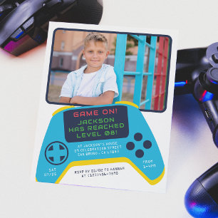 Budgetspel på videospel Foto Pojke Födelsedagsfest