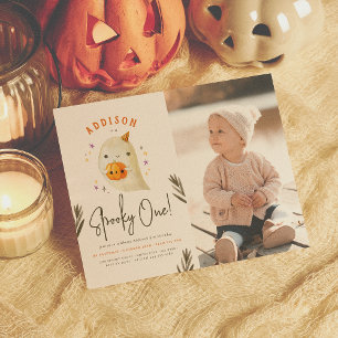 Budgetspråk ett Halloween-förstafoto på födelsedag