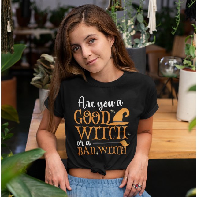 Buena Bruja o Mala Cita Mujeres Halloween T Shirt (Skapare uppladdad)