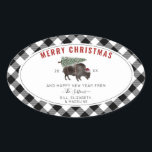 Buffalo Bison Santa God jul Träd Play Ovalt Klistermärke<br><div class="desc">Illustration av en buffel som bär en tomathatt med ett snö täckt Julgran som är bunden till ryggen. Gräns är svart och vit buffelbuske mönster.</div>