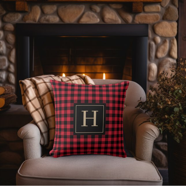 Buffalo Check Play Rustic Red and Black Monogram Kudde (Skapare uppladdad)