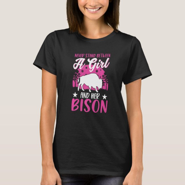 Buffalo Girl Bison Water Buffalo   T Shirt (Framsida)