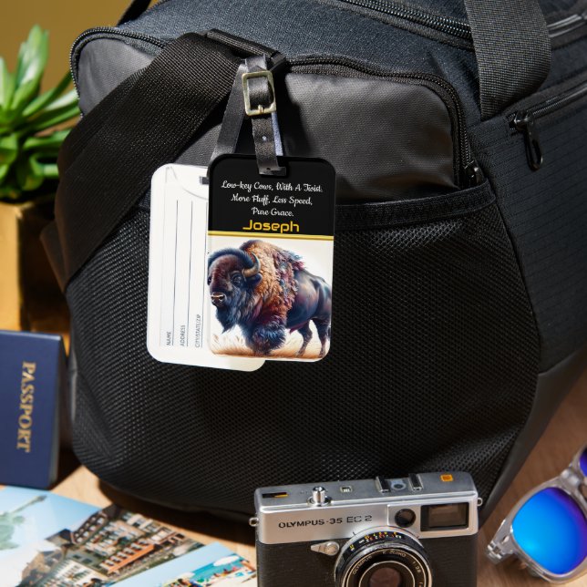 Buffalo Grazes in Golden Grass at Dusk Bagagebricka (Framsida & Baksida)