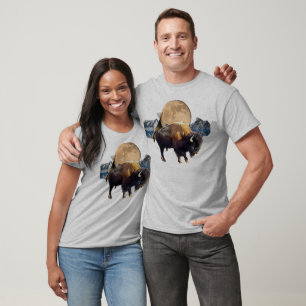 Buffalo, Måne & Tipi Wildlife Art T-Shirt