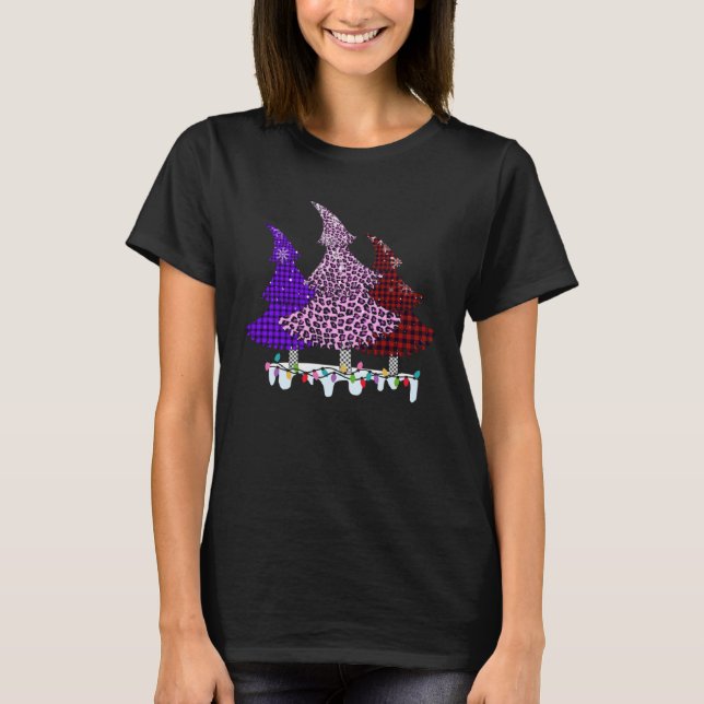 Buffalo Plaid and Leopard Christmas Tree T Shirt (Framsida)
