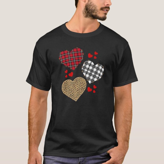 Buffalo Plaid Hearts Valentines Day Leopard Cheeta T Shirt (Framsida)
