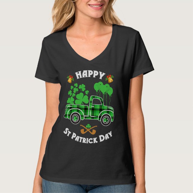 Buffalo Plaid Truck Irish Shamrock Happy St Patric T Shirt (Framsida)