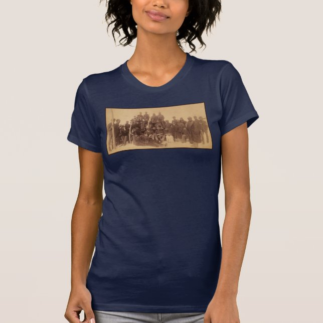Buffalo Warriors: American Black Fighting Cavalry T Shirt (Framsida)