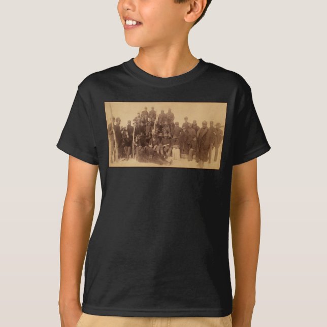 Buffalo Warriors: American Black Fighting Cavalry T Shirt (Framsida)