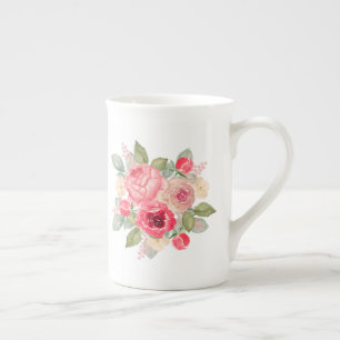 Bukett av målade rosa rosor benporslin mugg