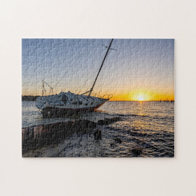 Bukt Breeze Sailboat och Jetty Sunset Puzzle Pussel (Horisontell)