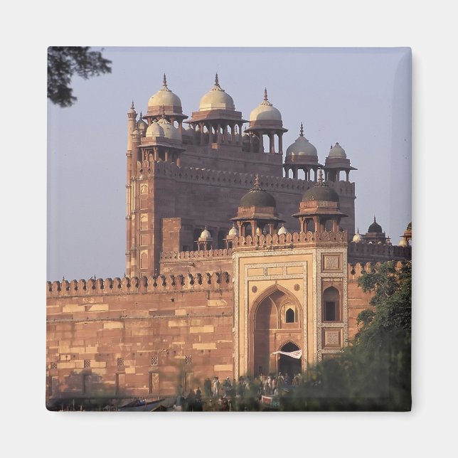 Buland Darwaza (Segertornet) till Dargah Magnet (Framsidan)