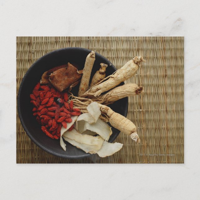 Bulk fylld med kinesiska medicinska örter vykort (Framsida)