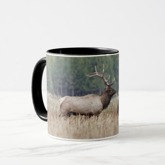 Bull Elk in Meadow | Yellowstone nationalpark Mugg (Framsida vänster)