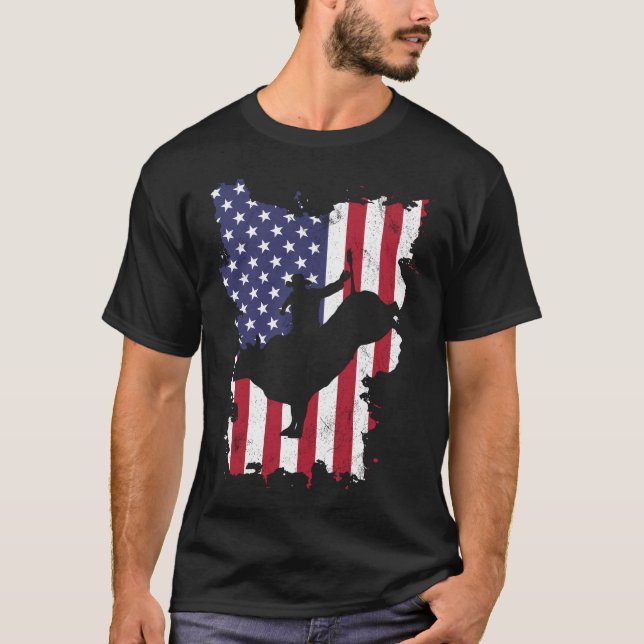 Bull Riding Rodeo Cowboy USA flagga 4:e juli T Shirt (Framsida)