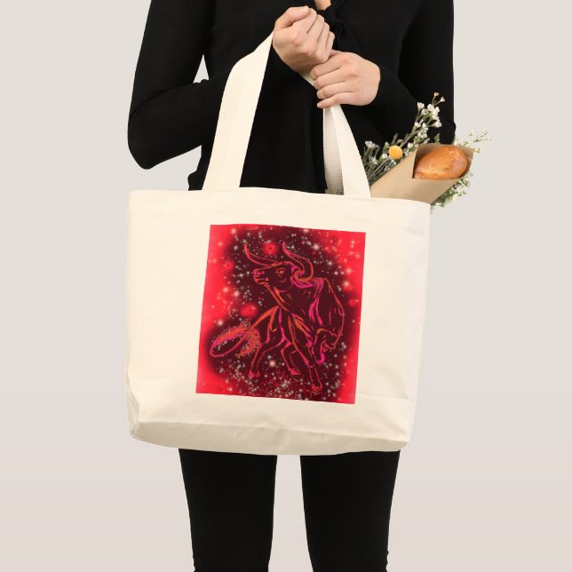 Bull som går på Red Starry Night Tote Bag Jumbo Tygkasse (Framsida (produkt))