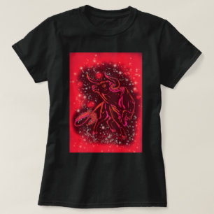 Bull T-Shirt Gift som går i Red Starry night