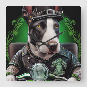 Bull Terrier Hund Driving Bike St. Patrick's Day Fyrkantig Klocka