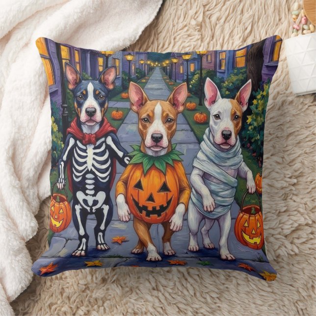 Bull Terrier Trick-or-Treating Halloween Costumes Kudde (Filt)