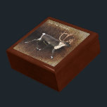 Bull Västindiou (renare) Minnesask<br><div class="desc">En tjur, eller renar, på en digital rendering av Caribou päls. Lägg till din egen text. Caribou (Rangifer tarandus), känd som renar utanför Nordamerika, är en hjort av Arktis och Subarktis. Även om vissa underarter är allmänt utbredda och talrika är de sällsynt och en har borta utdödat. Inuit ord tuktu-elaken...</div>
