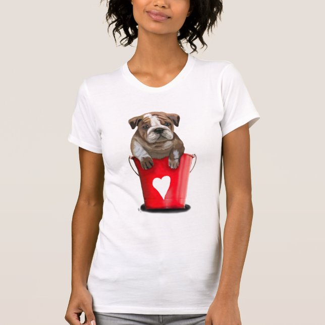Bulldog Bucket i Kärlek Red Tee (Framsida)