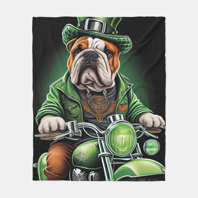 Bulldog Driving Bike St. Patrick's Day Fleecefilt (Framsidan)