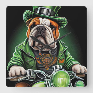 Bulldog Driving Bike St. Patrick's Day Fyrkantig Klocka