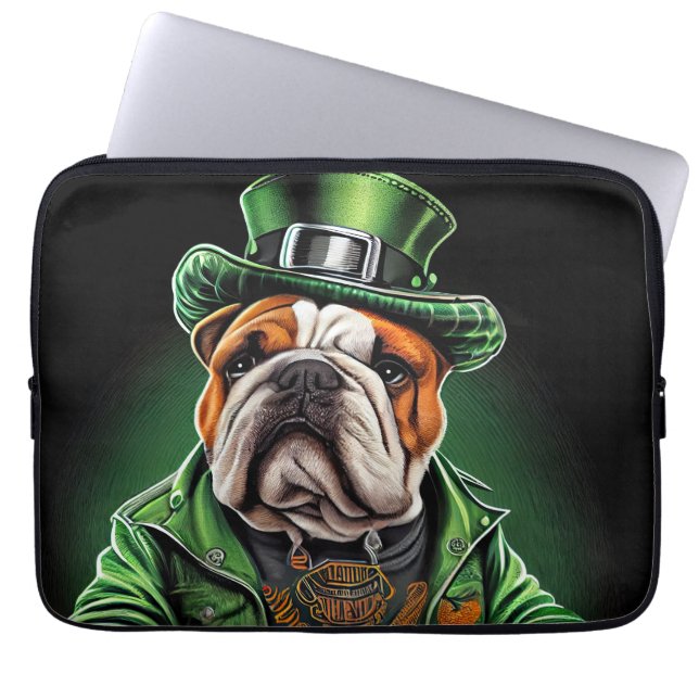 Bulldog Driving Bike St. Patrick's Day Laptop Fodral (Framsidan)