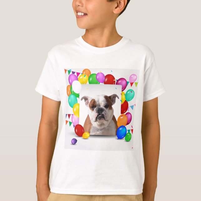 Bulldog Hund med färgglada ballonger Födelsedagste Tee Shirt (Framsida)